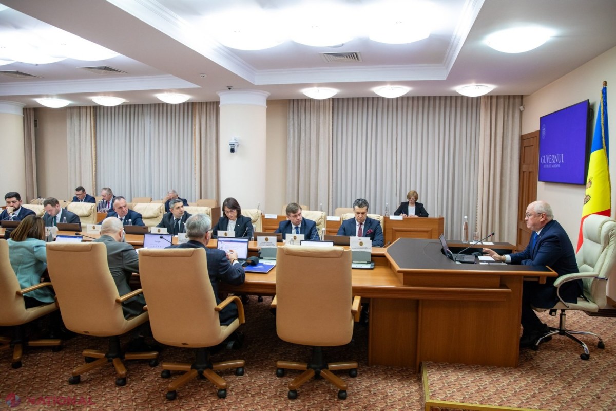 Guvernul aliniază 17 acte normative din construcții și urbanism la noul Cod, extinzând accesul la locuințe de serviciu pentru cetățenii UE și Schengen