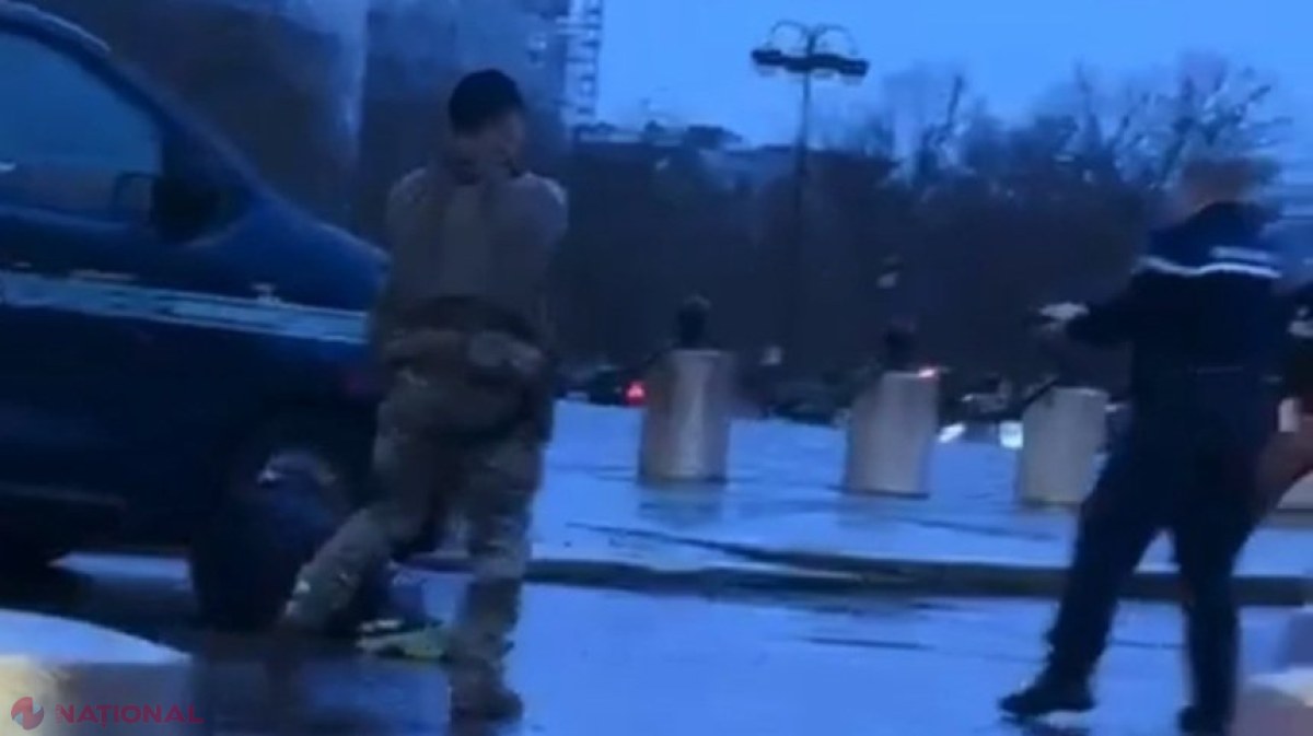 Atac cu cuțit la Arcul de Triumf: un jandarm îl împușcă grav pe agresor, Parchetul Antiterorist deschide anchetă