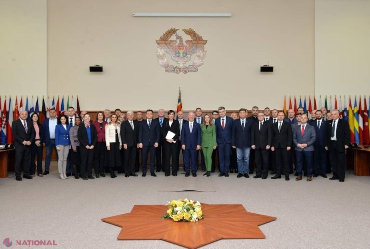 Securitatea națională a R. Moldova în calitate de candidat pentru aderare la UE, discutată la o reuniune a absolvenților Centrului Marshall, desfăşurată la Chișinău 