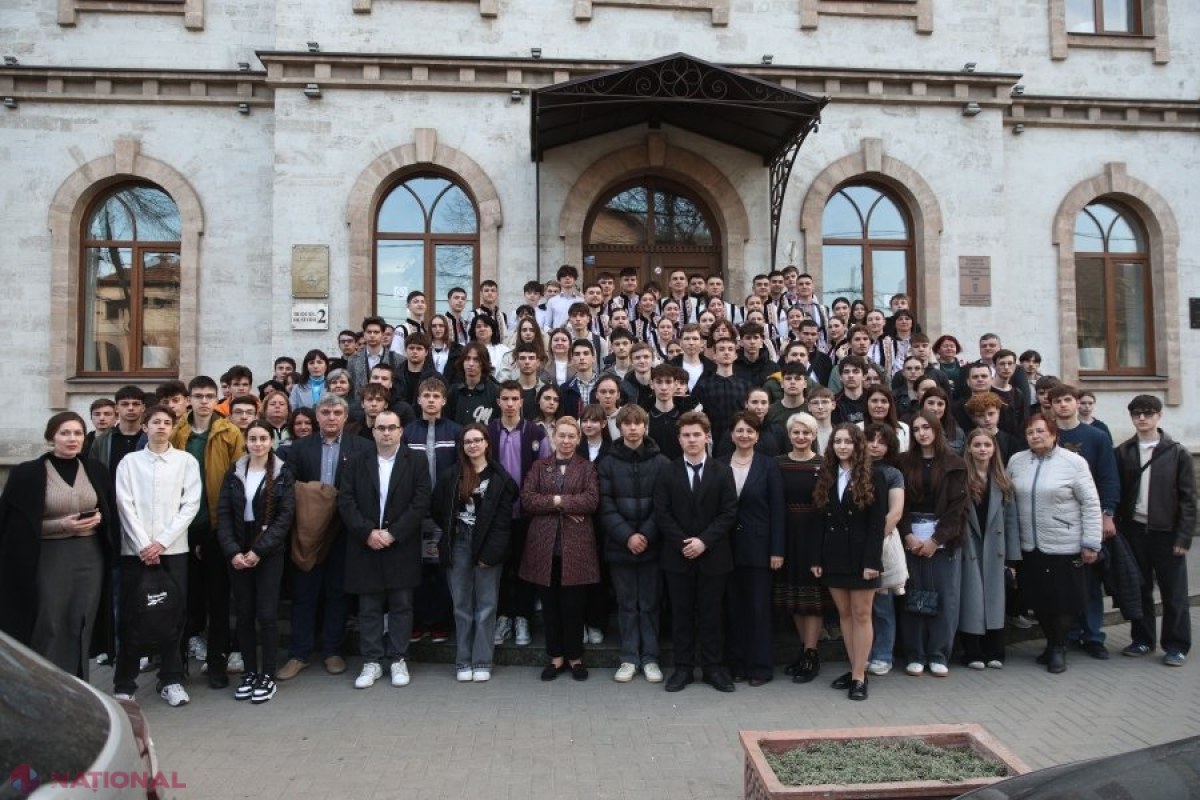 144 de elevi pasionați de știință participă la Olimpiada Republicană de Fizică de la Chișinău