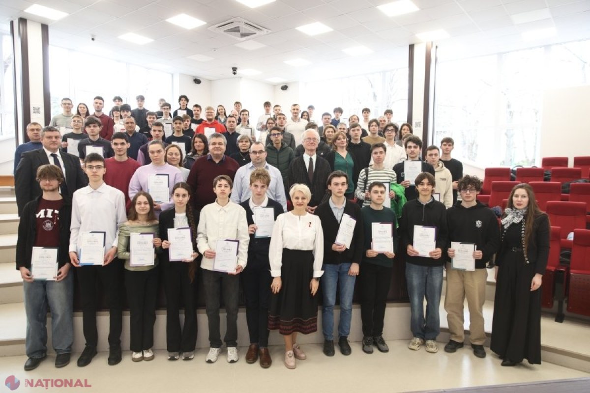 40 de elevi din toată țara, premiați la Olimpiada Republicană de Fizică de la USM