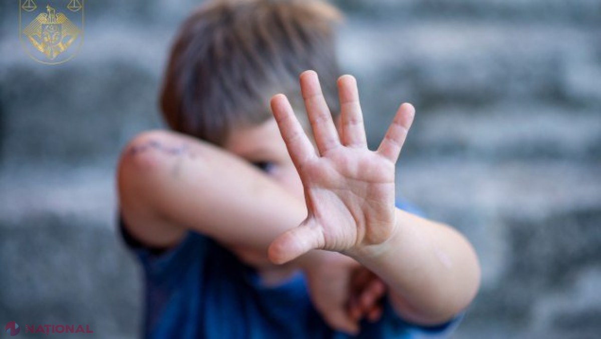 Mamă de 23 de ani din Fălești, trimisă în judecată pentru violențe repetate asupra fiului de 3 ani