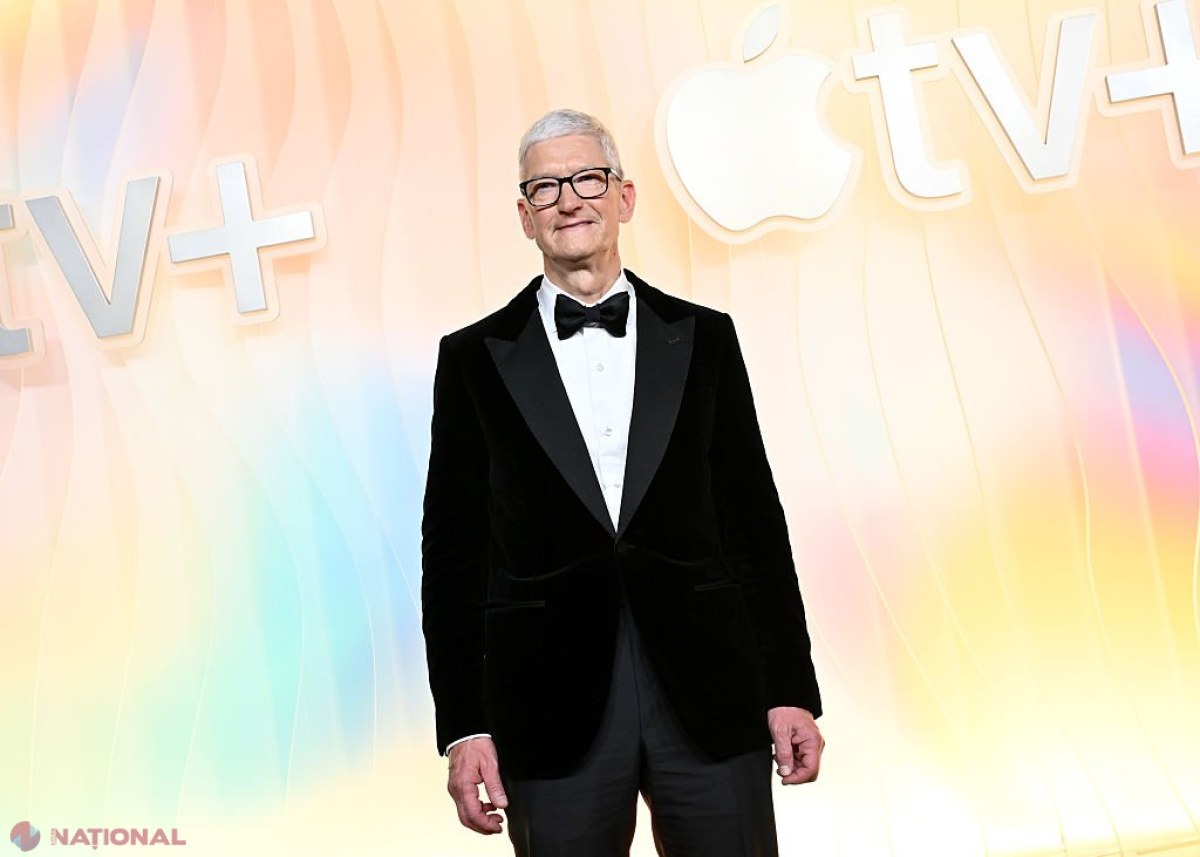 Tim Cook demisionează din funcția de CEO al Apple, locul său va fi preluat de John Ternus
