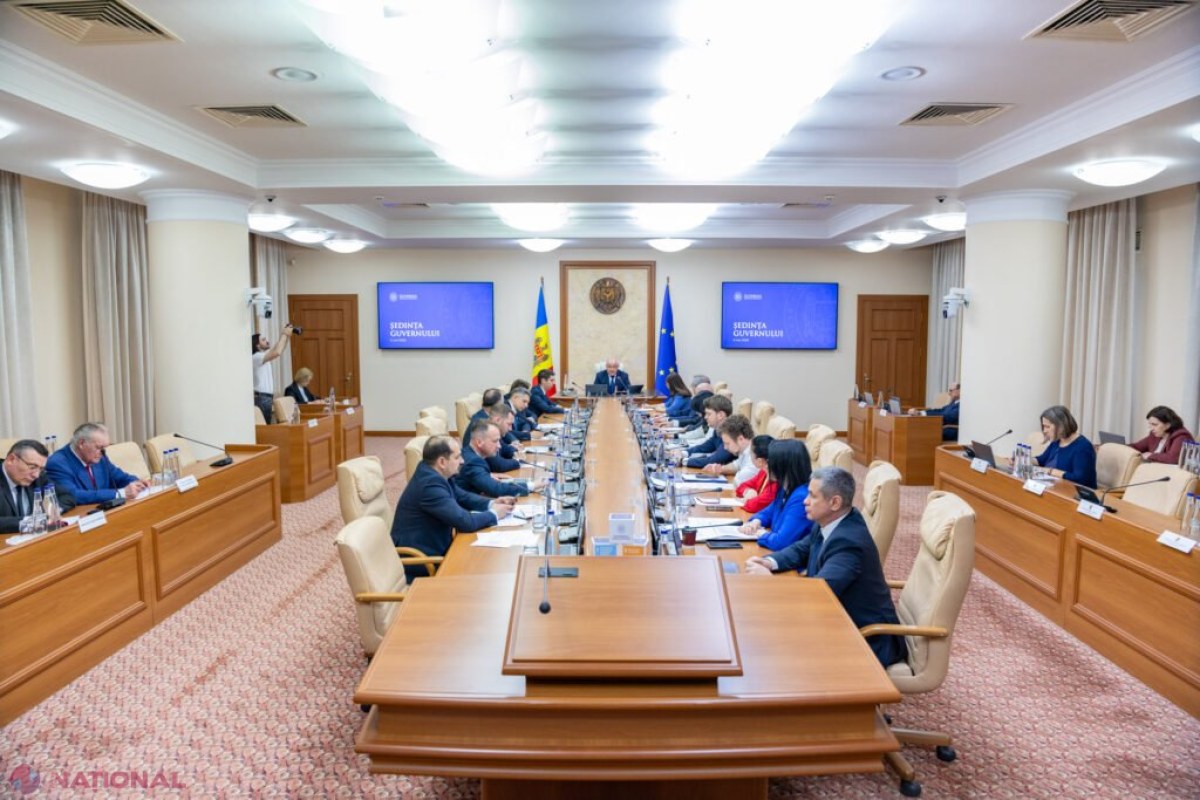 Guvernul simplifică extinderea rețelelor de internet rapid în toată țara, cu obligația fibră optică în clădirile noi și renovate
