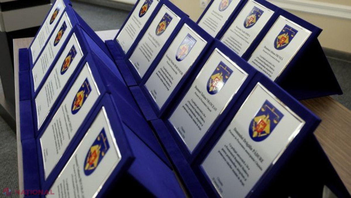 Peste 50 de procurori decorați la Procuratura Generală pentru merit și profesionalism