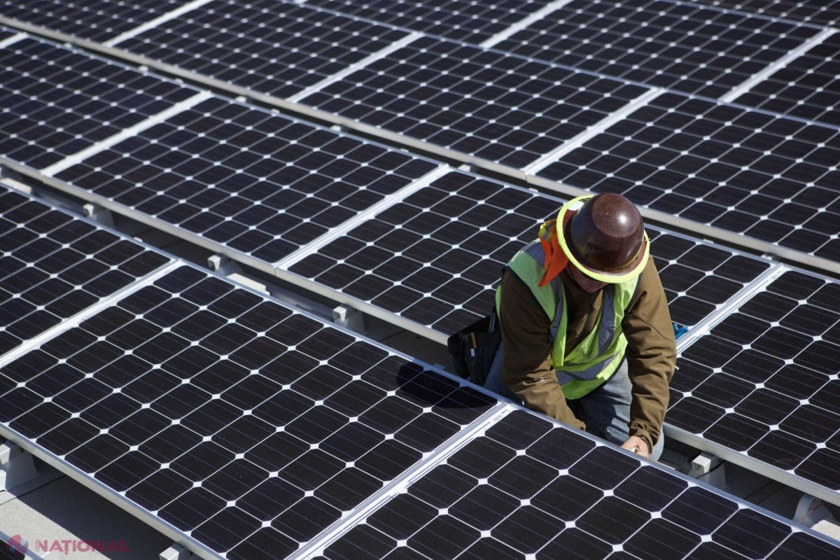 Energia solară va domina electricitatea globală până în 2035, dar boom-ul centrelor de date AI prelungește viața combustibililor fosili