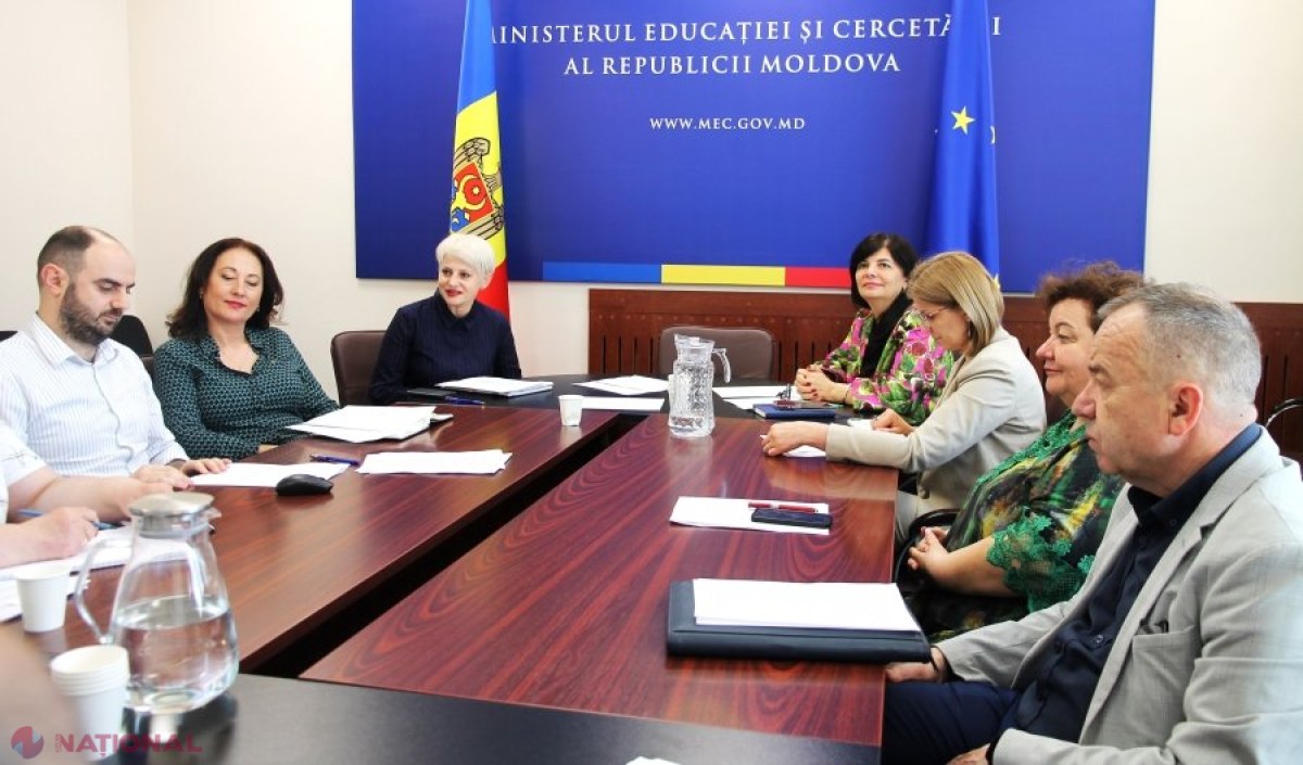 Record de note de 10 din oficiu la bacalaureat: mii de elevi scutiți de examene la limbă străină, informatică și română pentru alolingvi