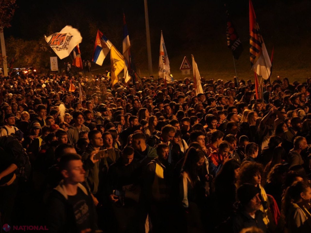 Serbia fierbe: mii de oameni în stradă la Kraljevo după anunțul demisiei lui Aleksandar Vucic