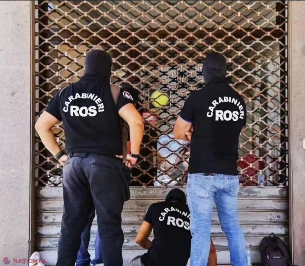 Fost ofițer al serviciilor secrete italiene, arestat pentru spionaj în favoarea Rusiei împreună cu un complice
