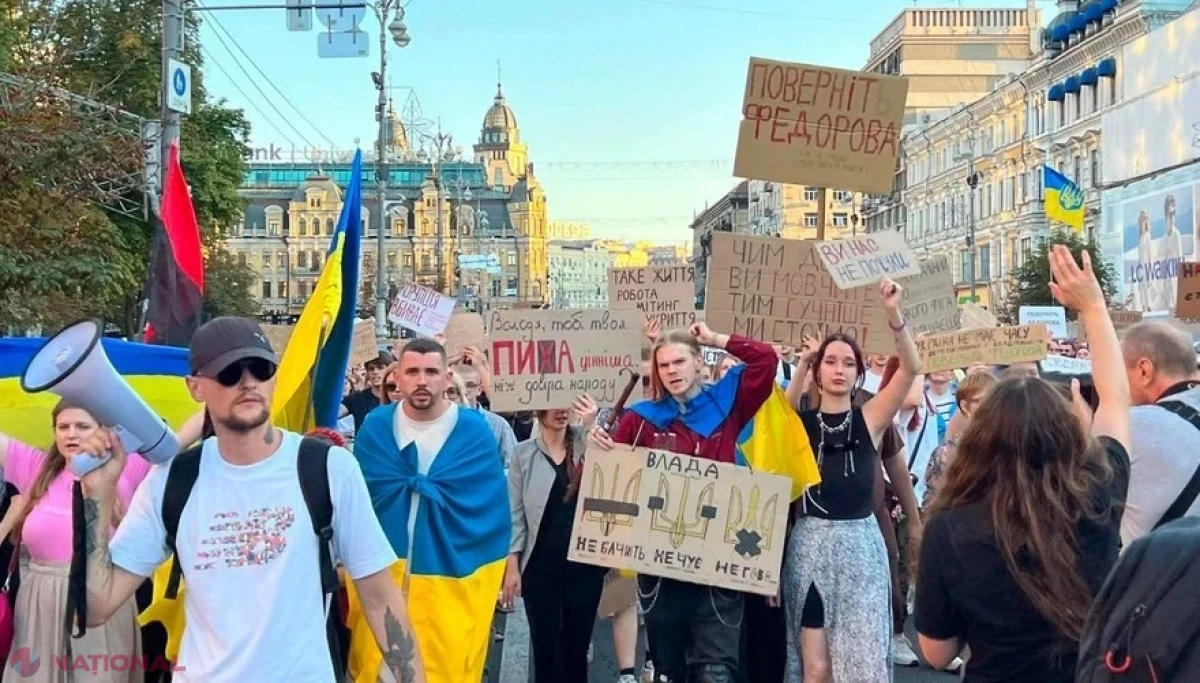 Mii de ucraineni mărșăluiesc la Kiev pentru revenirea ministrului apărării Mîhailo Fedorov, simbol al luptei anticorupție și al inovației militare
