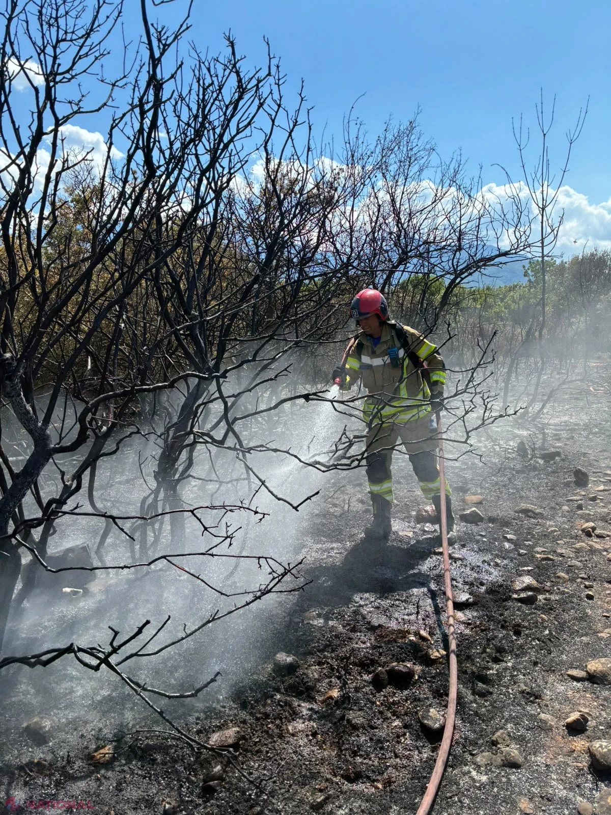 Pompierii moldoveni, peste șapte ore de luptă cu incendiile de vegetație în Grecia
