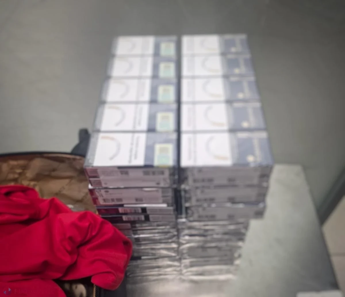 Bărbat de 48 de ani, prins pe Aeroportul Chișinău cu bagaj ticsit de țigări pentru Marea Britanie