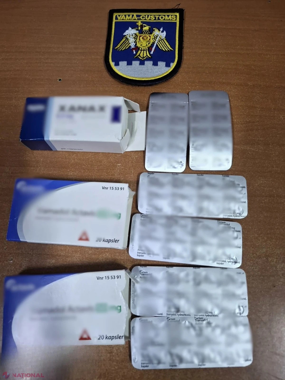 Pastile psihotrope, descoperite într-un autocar de pe ruta Oradea - Chișinău, la vama Costești