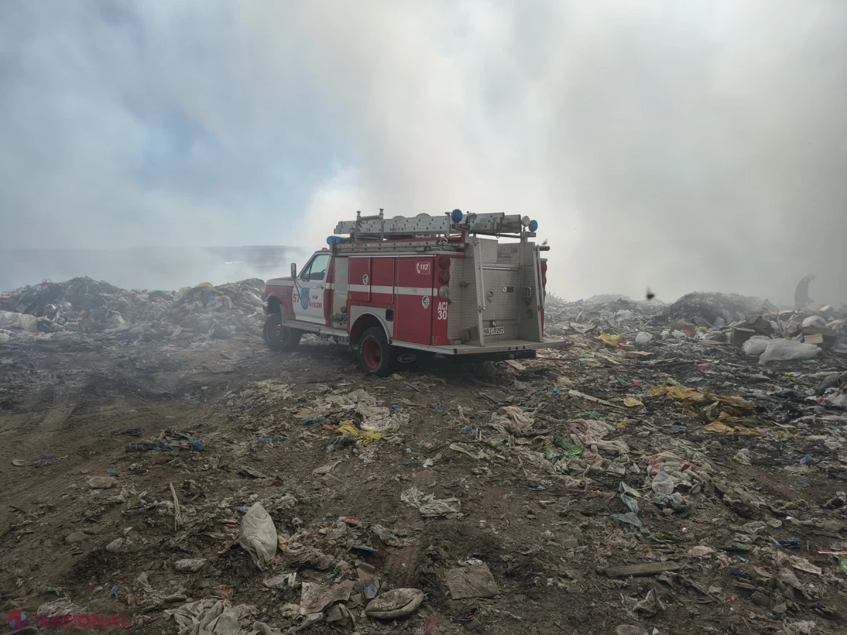Incendiu de proporții la gunoiștea orășenească din Orhei: pompierii IGSU intervin pe parcursul nopții și dimineții