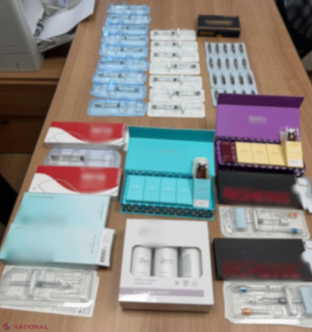 Produse injectabile și cosmetice nedeclarate, depistate în bagajul unei pasagere la vama Tudora