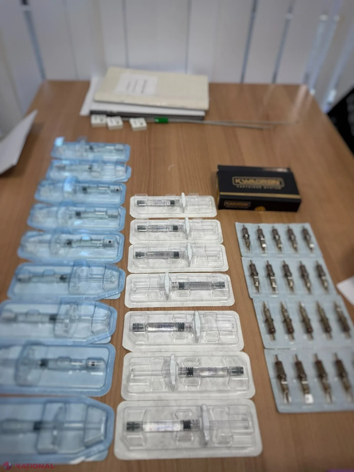 Preparatele estetice și cosmetice nedeclarate, ascunse în bagaje la PTF Tudora