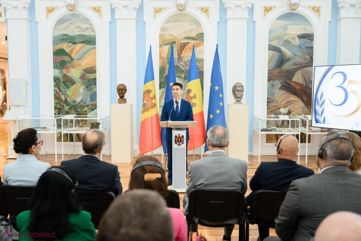 35 de ani de diplomație moldovenească, marcați la Chișinău prin expoziția „Diplomația prin generații”