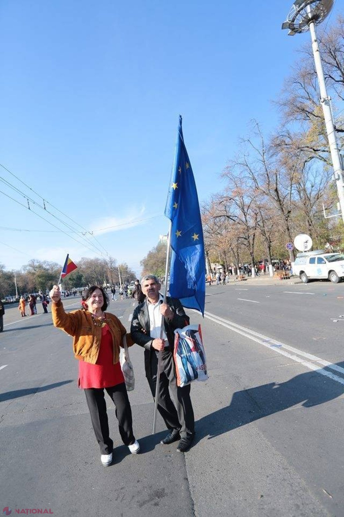 FOTO // Mitingul drapelelor UE în Piața Marii Adunări Naționale