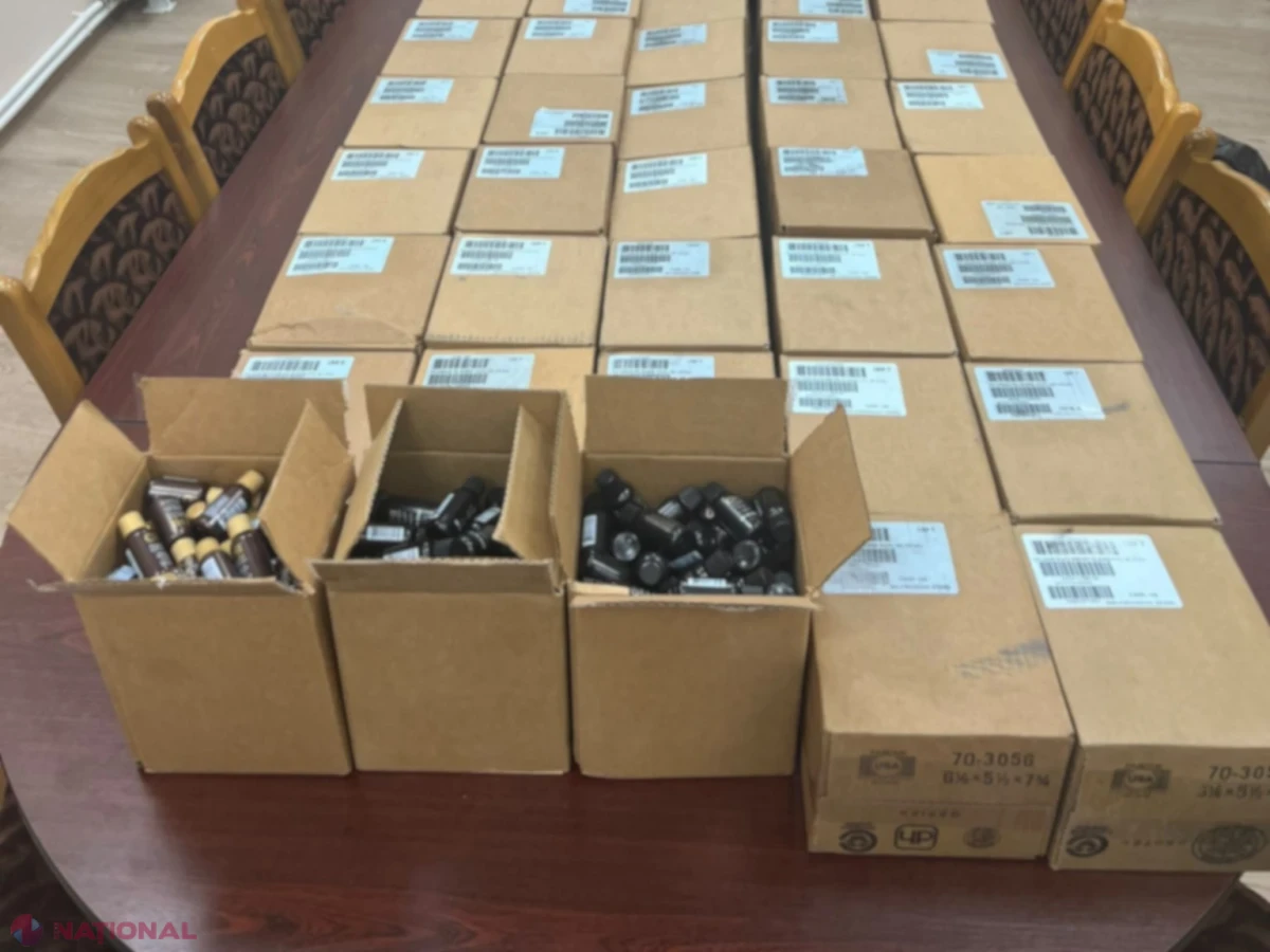 Lot de 7000 de produse pentru îngrijirea părului, ascuns într-un autocar pe ruta Kiev–Chișinău, depistat de vameși