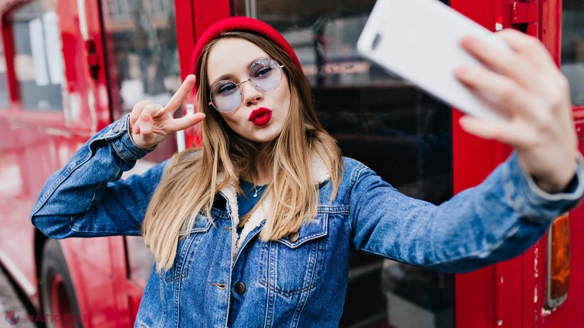 O asistentă medicală s-a căsătorit cu un autobuz și și-a tatuat „soțul” pe trup. Acum luptă pentru păstrarea rutei