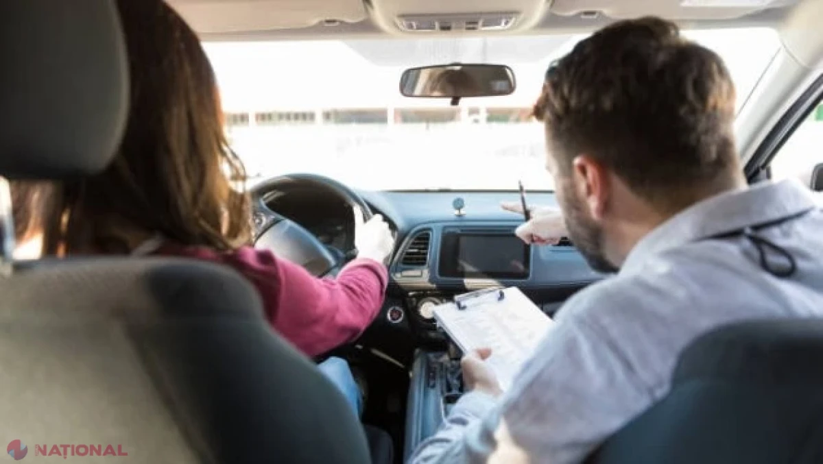 Permis auto pentru 1 500 de euro: directorul unei școli auto din Chișinău și un intermediar, reținuți pentru trafic de influență