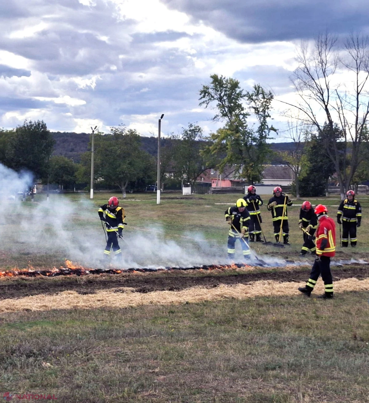Pompierii IGSU își consolidează pregătirea pentru intervențiile la incendiile de vegetație, într-un proiect moldo-german