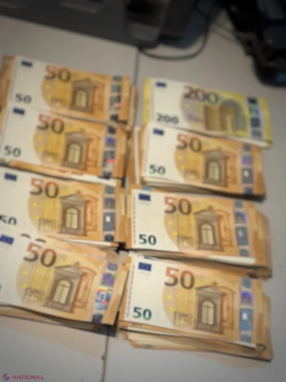 Peste 31 000 de euro, nedeclarați, depistați în bagajul unui pasager la Aeroportul Chișinău