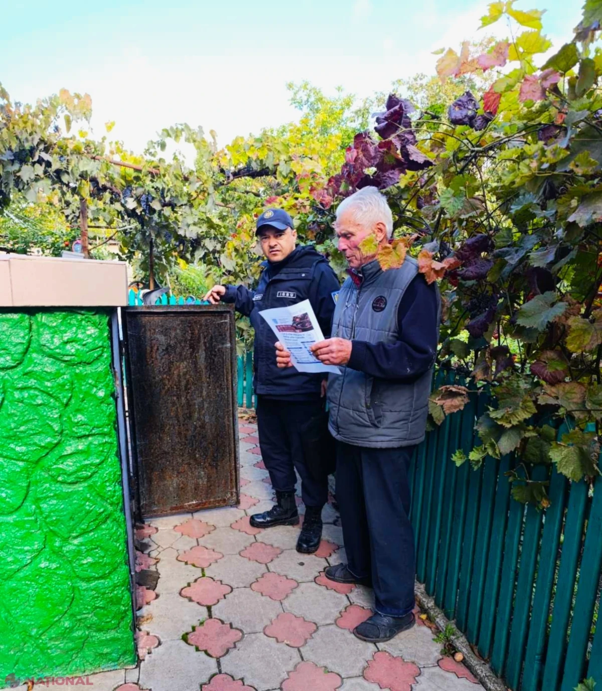 Peste 3 800 de persoane, informate de salvatori despre riscul intoxicațiilor cu dioxid de carbon la fermentarea vinului