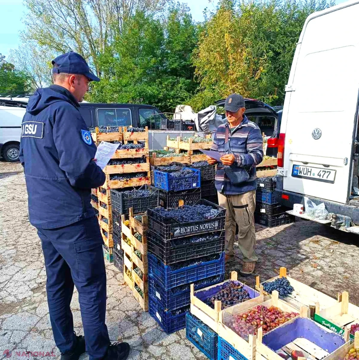 Peste 3 800 de persoane, informate de salvatori despre riscul intoxicațiilor cu dioxid de carbon la fermentarea vinului
