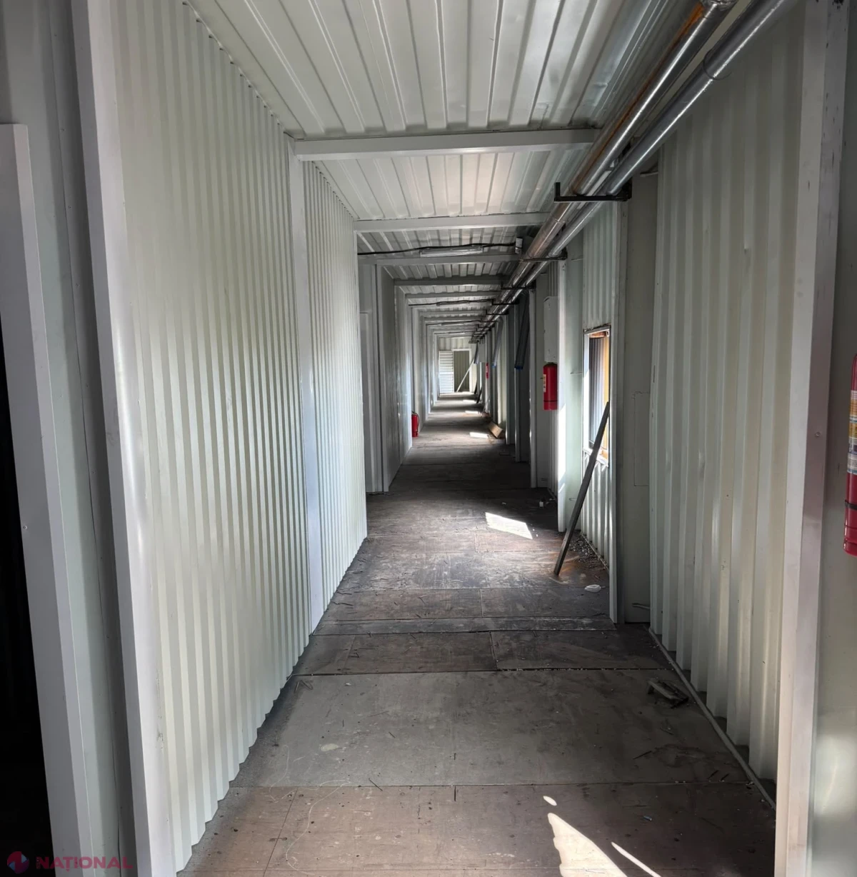 Zece percheziții într-un dosar de contrabandă cu 127 de containere maritime evaluate la peste 4 milioane de lei