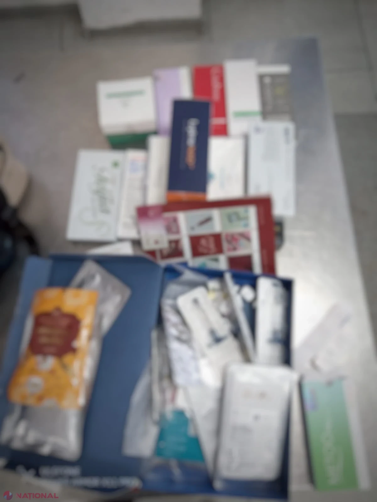 38 de produse cosmetice, depistate în bagajul unei pasagere la Palanca