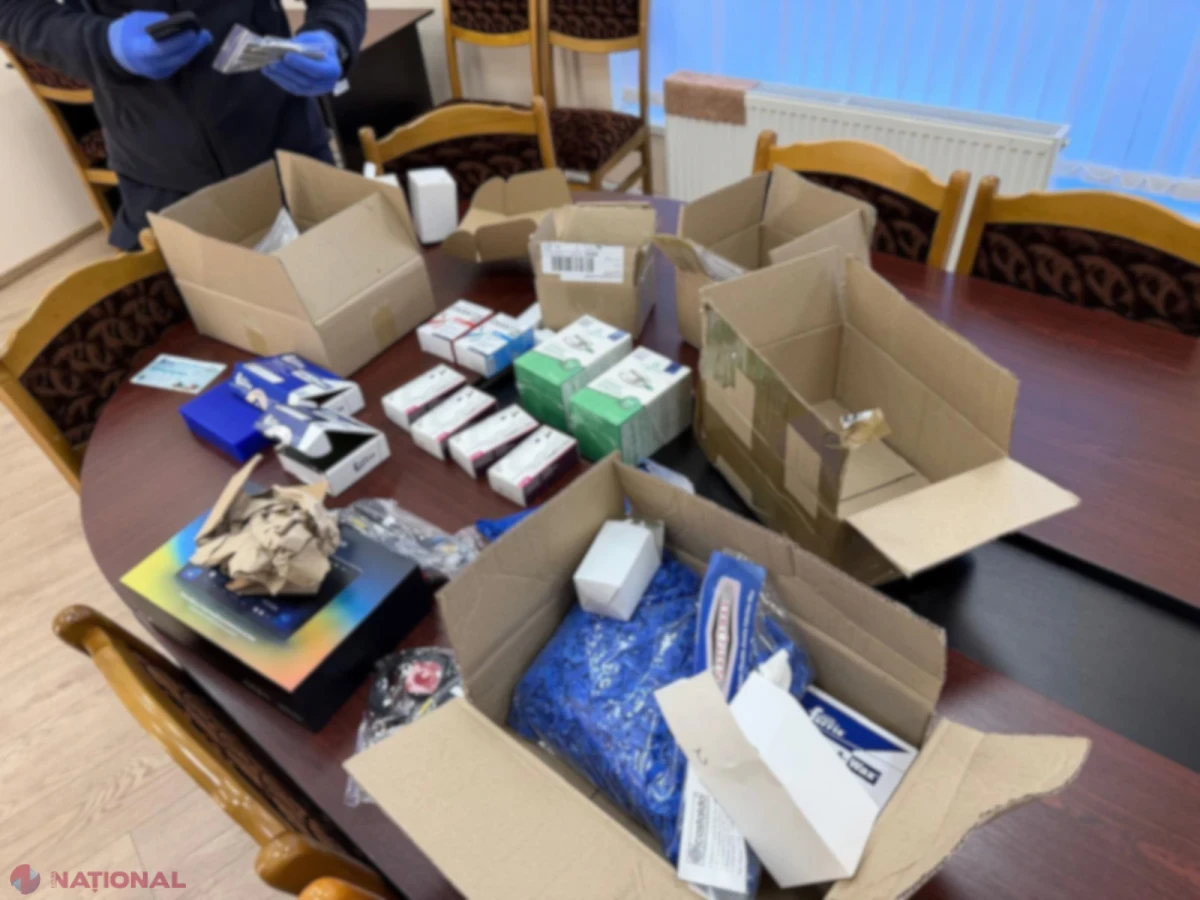 Produse pentru protetică dentară, ascunse sub banchetele unui microbuz, depistate la vama Tudora