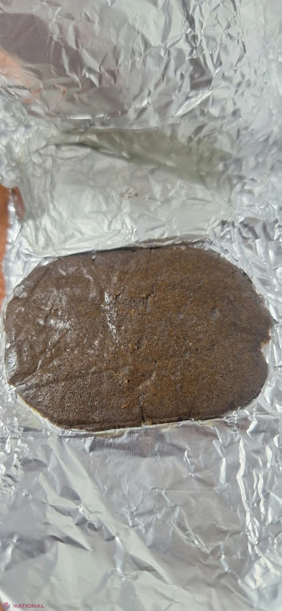 Substanță vegetală presată, depistată în portmoneul unui pasager la postul vamal Leușeni