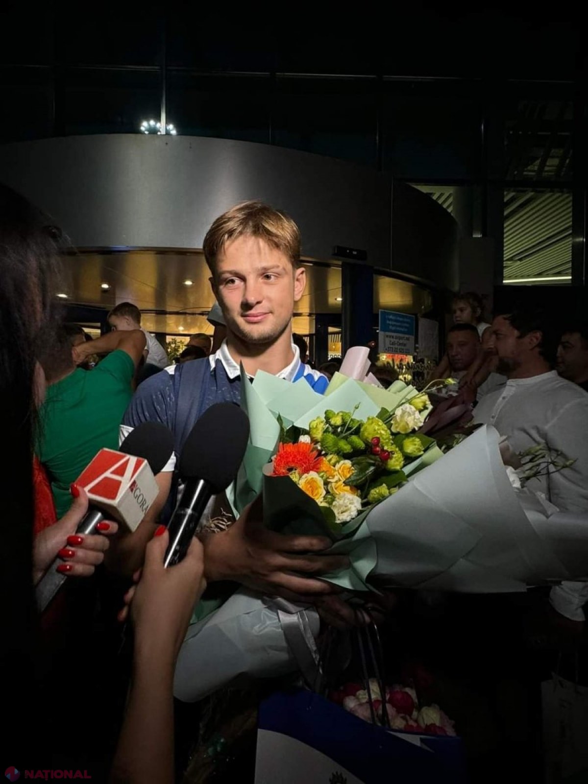 VIDEO, FOTO // Judocanii Denis Vieru și Adil Osmanov, care au scris ISTORIE pentru R. Moldova la Jocurile Olimpice de la Paris, au fost întâmpinați ca adevărați EROI la Chișinău. Medaliații cu bronz, exemplu demn de urmat pentru mii de copii