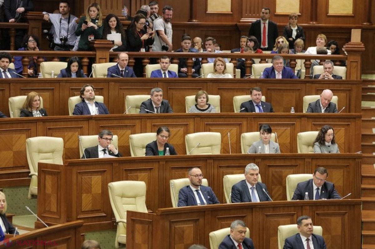 VIDEO // Discuțiile privind pachetul de legi antioligarhice, inițiate de Blocul „ACUM”, BOICOTATE: Au venit doar deputații Partidului „Șor”, iar Năstase a închis ședința