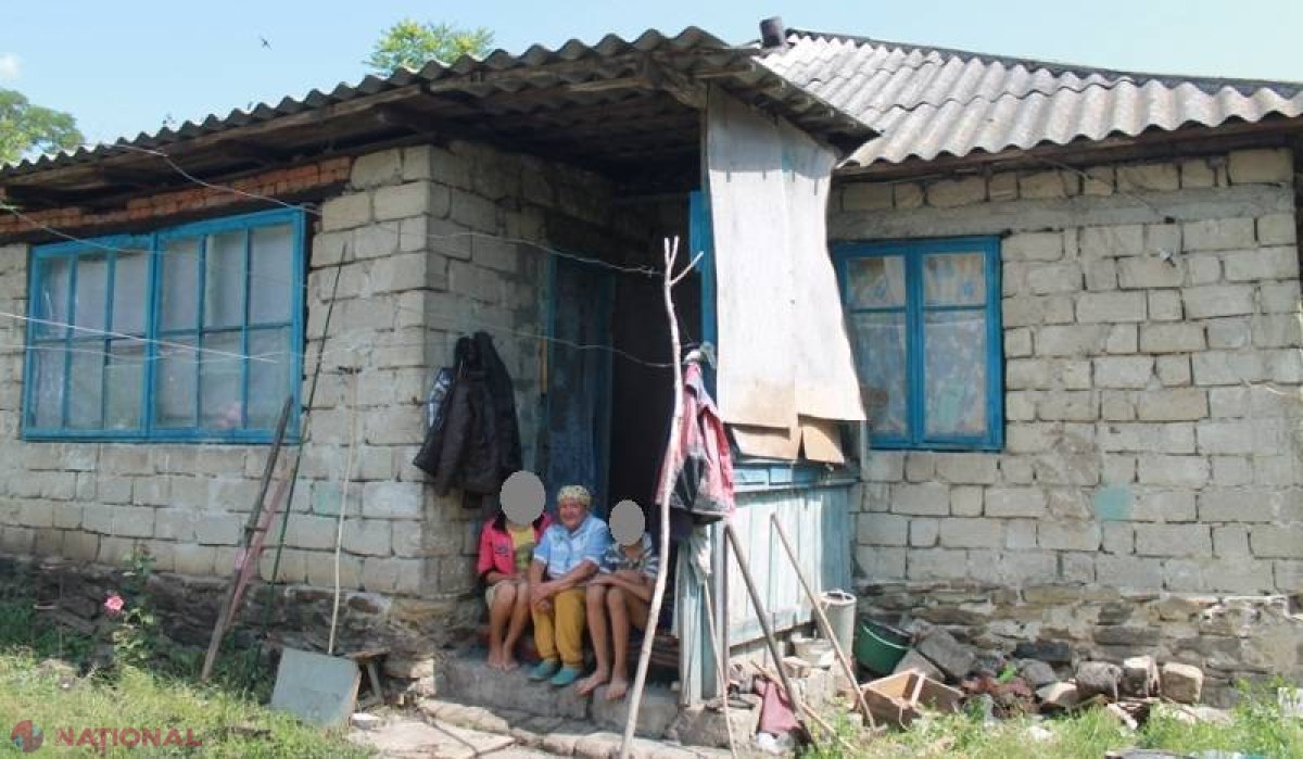 Într-o casă care stă să cadă, doi copii visează la un viitor frumos