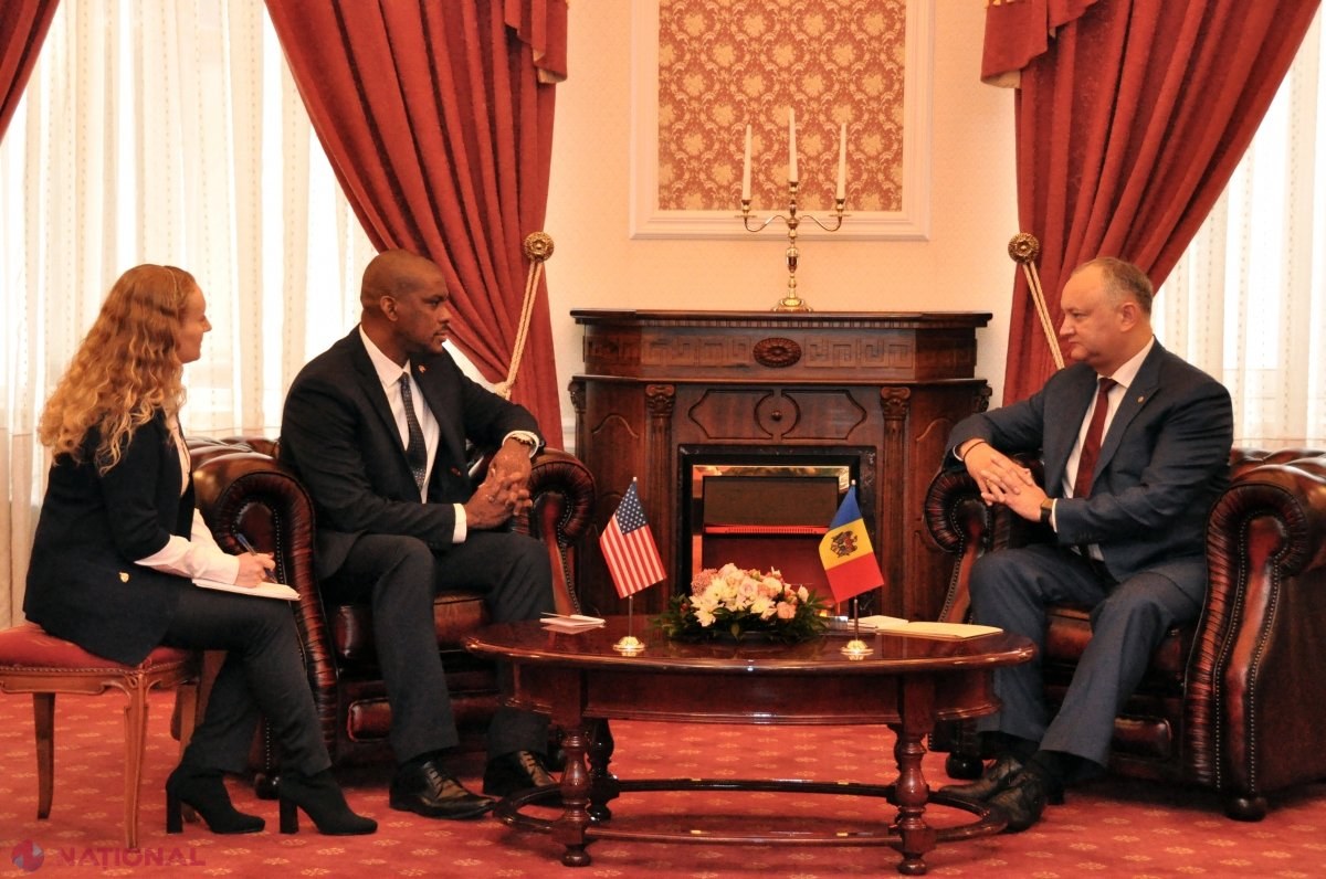 Noul Ambasador american de la Chișinău i-a spus lui Dodon, proaspăt revenit de la Moscova, că SUA vor continua să conlucreze cu „Guvernul și poporul Moldovei”