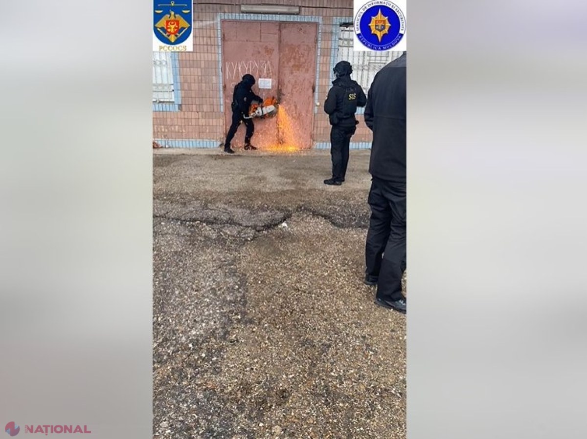 VIDEO // Descinderi la Comrat și Chișinău într-un dosar de contrabandă. Angajații SIS au tăiat o ușă de metal cu un ferăstrău circular