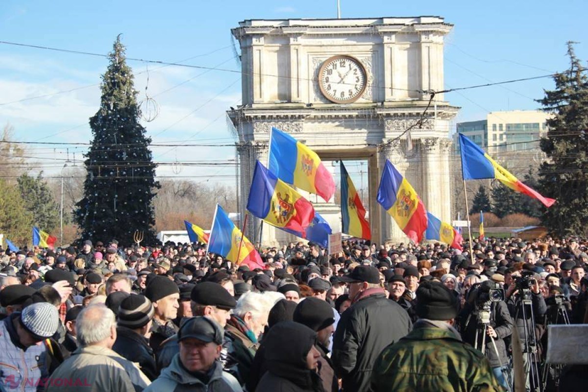 LIVE VIDEO // Protest în centrul capitalei: „Afară, afară, cu Plahotniuc din țară!”