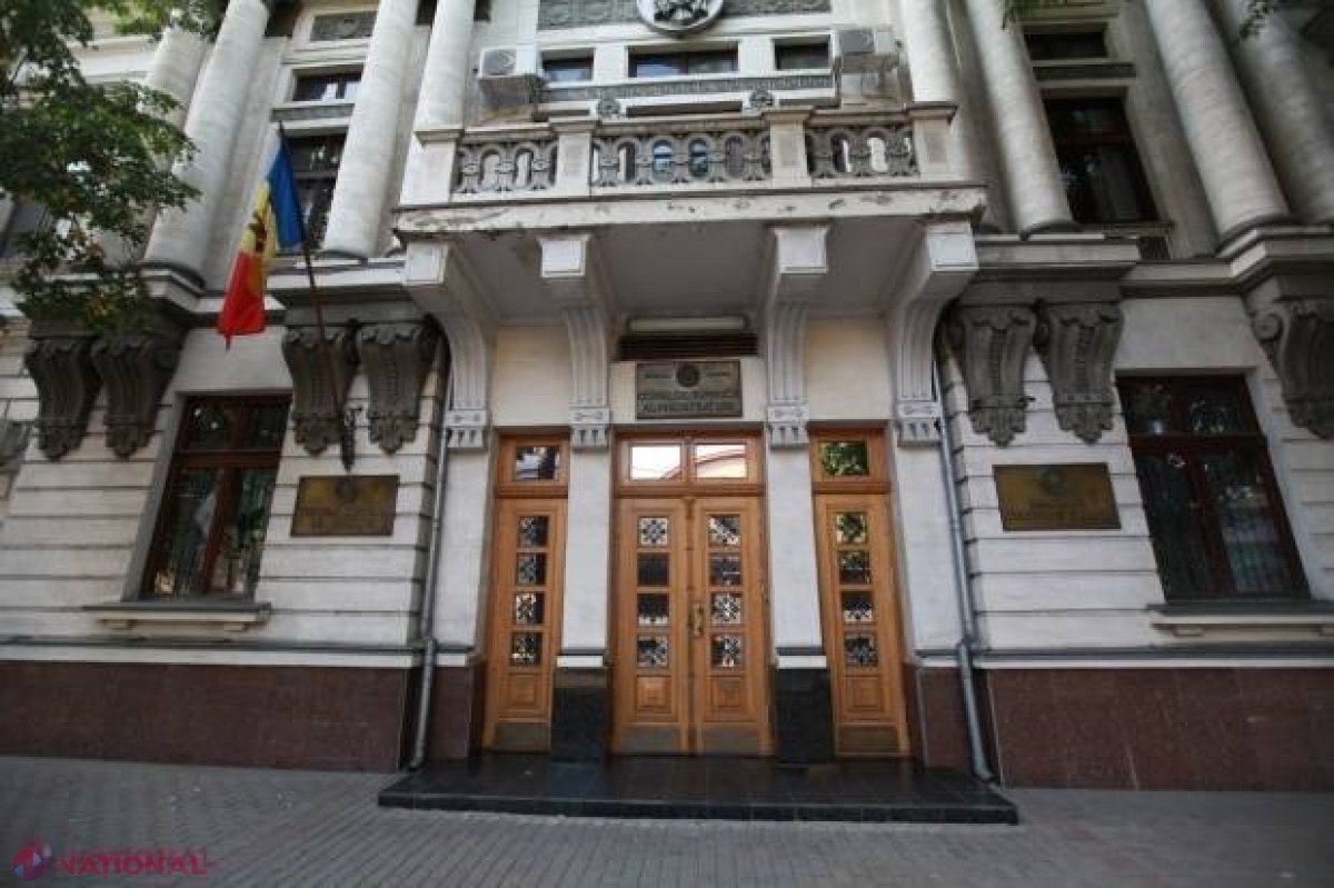 PROTEST în fața Reședinței de stat: „Voi fluiera și zi, și noapte”