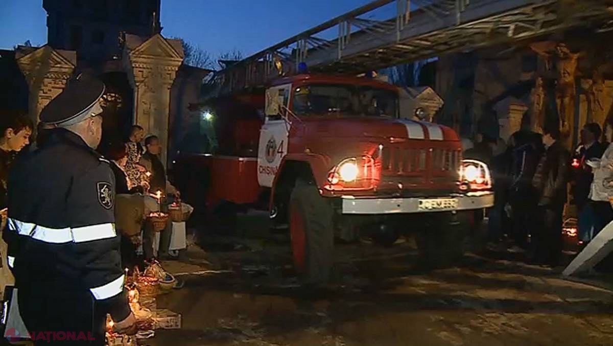 Biserică din R. Moldova, în FLĂCĂRI: Preotul a ajuns cu arsuri la spital