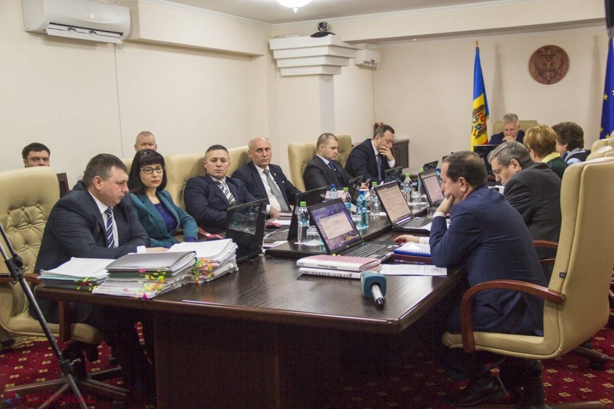 LACUNE // Judecătorii, la ADĂPOSTUL LEGII 