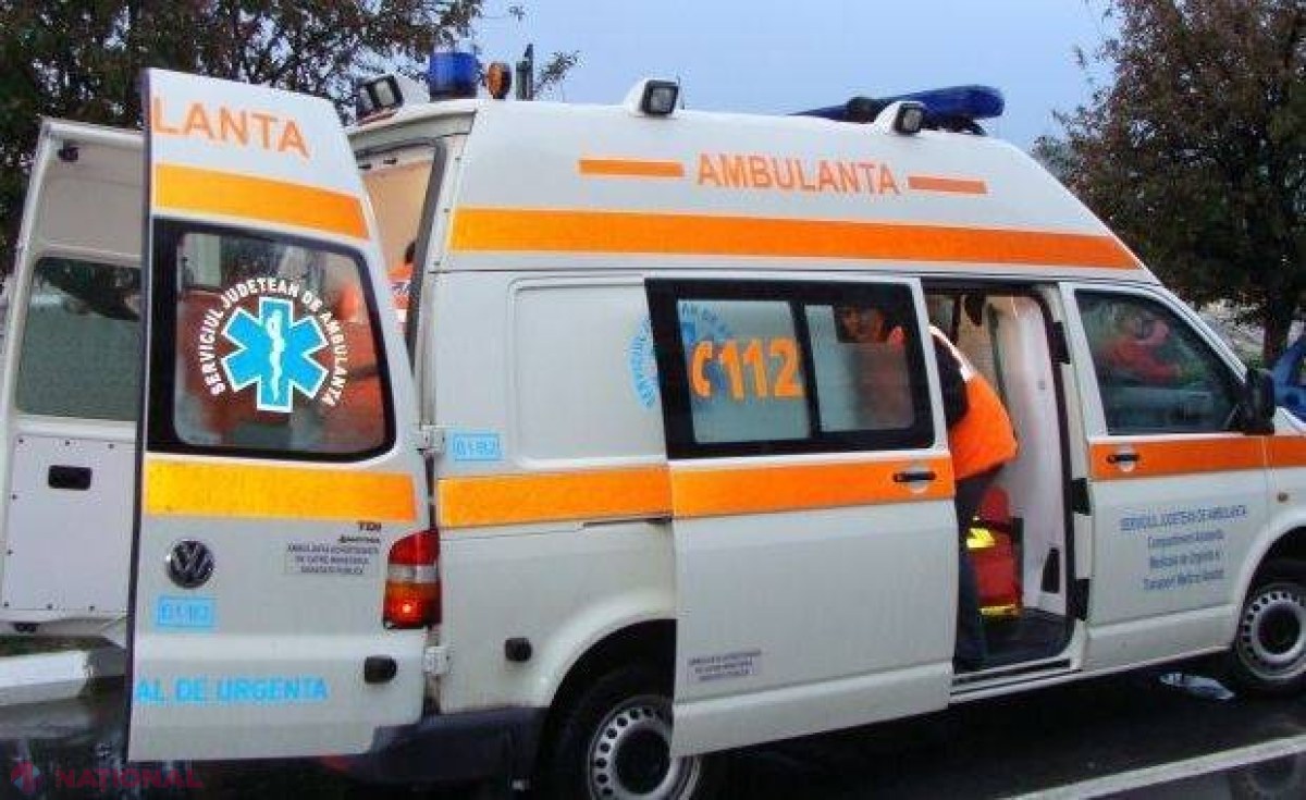 O tânără a murit după ce s-a ARUNCAT de la etaj