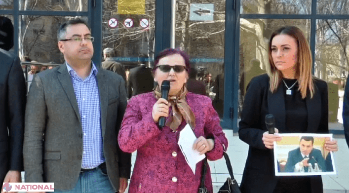 VIDEO // Acțiune de PROTEST în fața sediului Curții de Apel. Primarul Valentin Cimpoieș rămâne în AREST 30 de zile