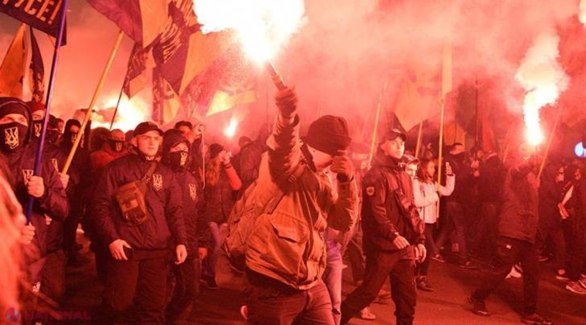 VIDEO // Paradă controversată în Ucraina - 10.000 de militanți de extremă dreapta au defilat la Kiev