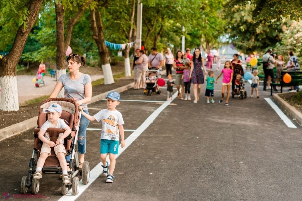 FOTO // Primarul Ilan Șor a dat în exploatare primele curți ale blocurilor după o reconstrucție capitală