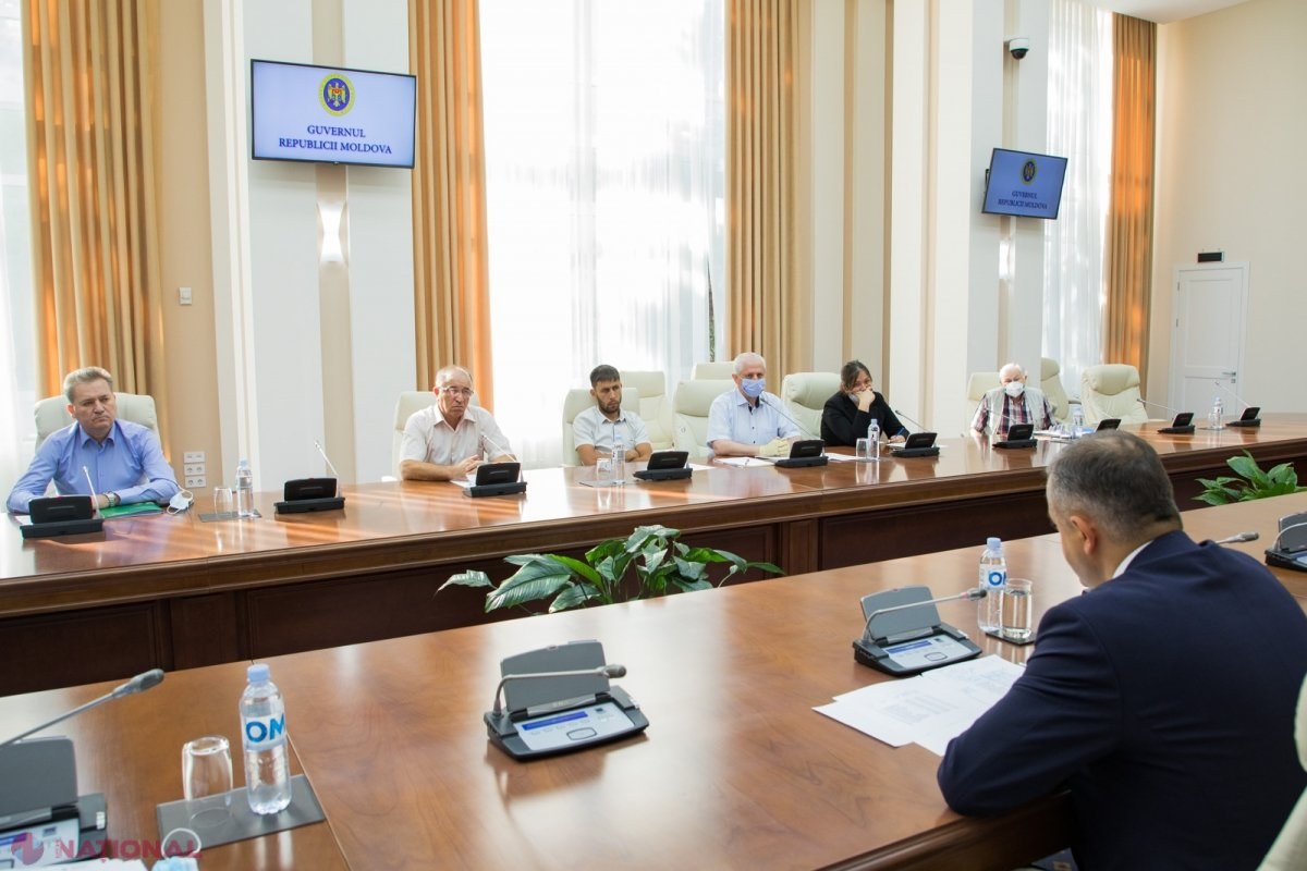 Găselnița lui Chicu: OPOZIȚIA e vinovată de problemele agricultorilor, deoarece a „blocat” CREDITUL rusesc, declarat anticonstituțional. Premierul, AGRESIV când este îndemnat să ceară ajutorul ROMÂNIEI: „Du-te și fă politică în România”