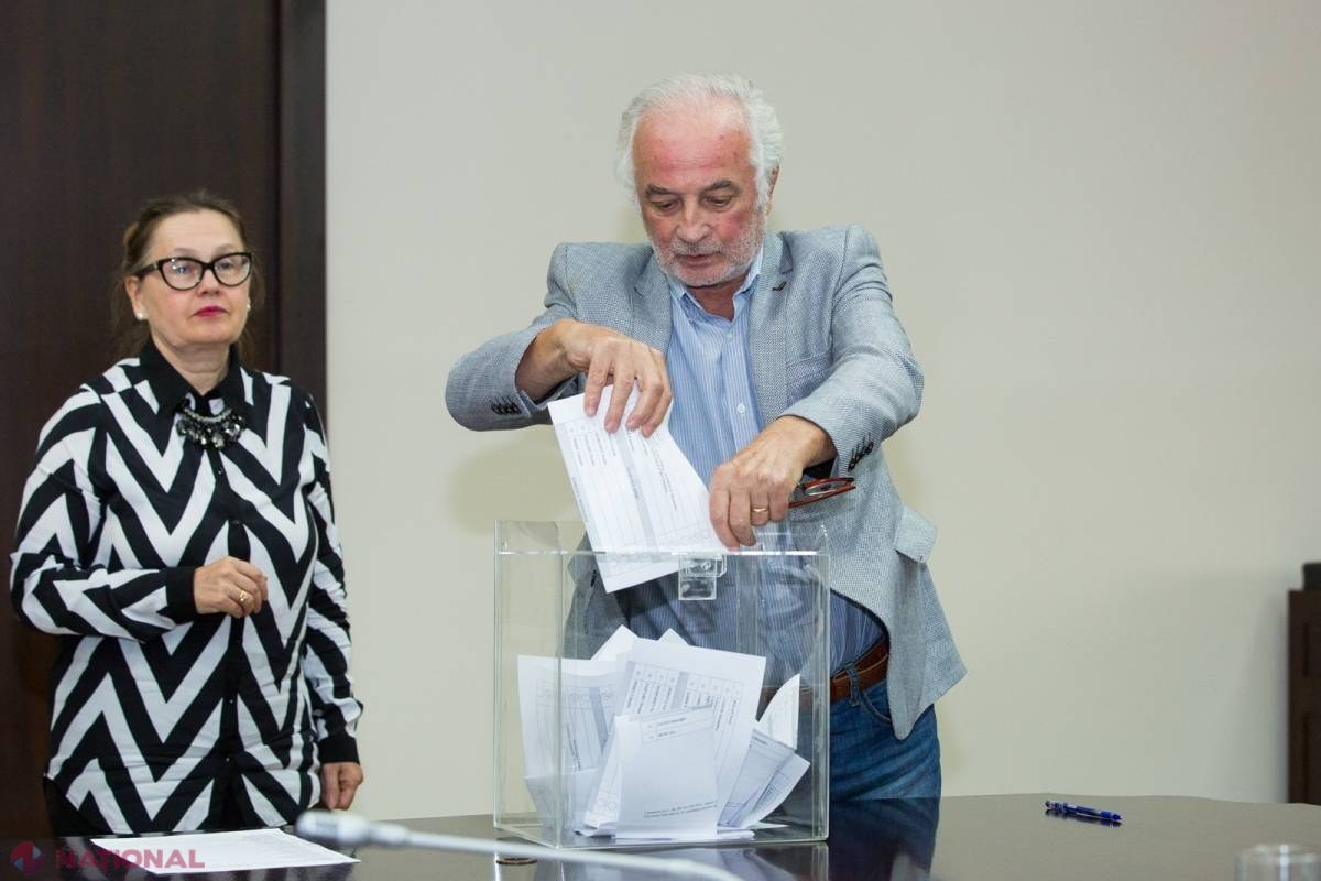 Cei zece CÂȘTIGĂTORI ai Premiului Național au fost desemnați. Vor încasa câte 100 000 de lei