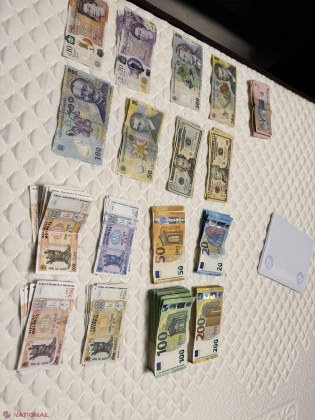 FOTO // Zeci de persoane intrau și ieșeau nestingherit din R. Moldova, chiar dacă aveau INTERDICȚIE în zona Schengen. Pentru acest „serviciu” plăteau unui bărbat din sudul republicii o taxă ilegală cuprinsă între 250 și 400 de euro