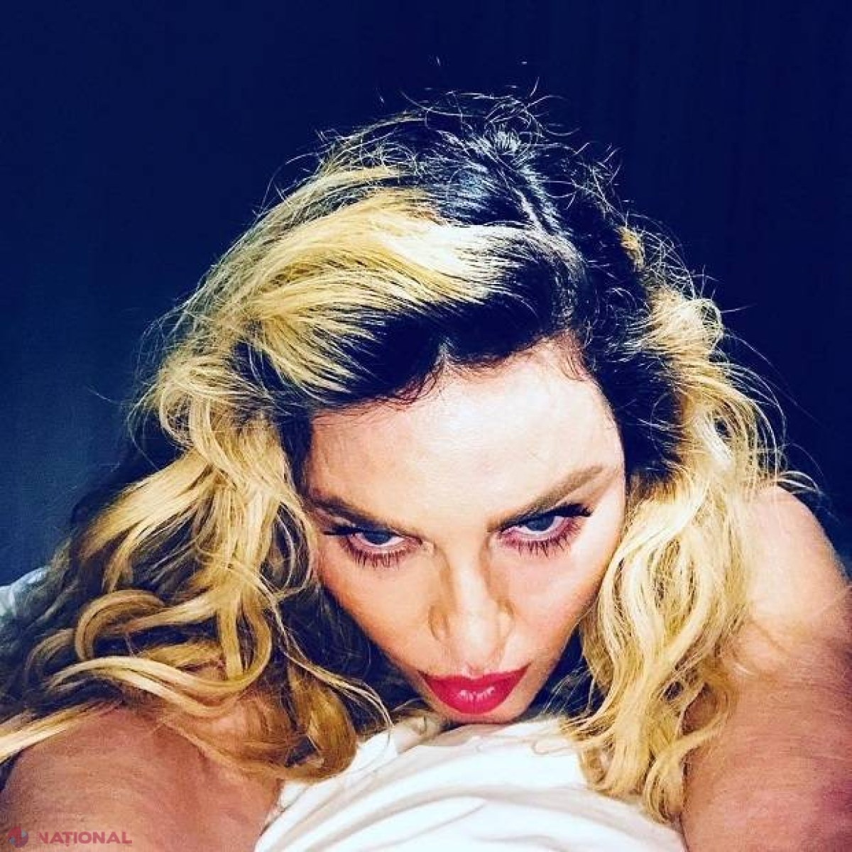 FOTO // Nimeni nu o poate opri! Madonna, un nou selfie topless